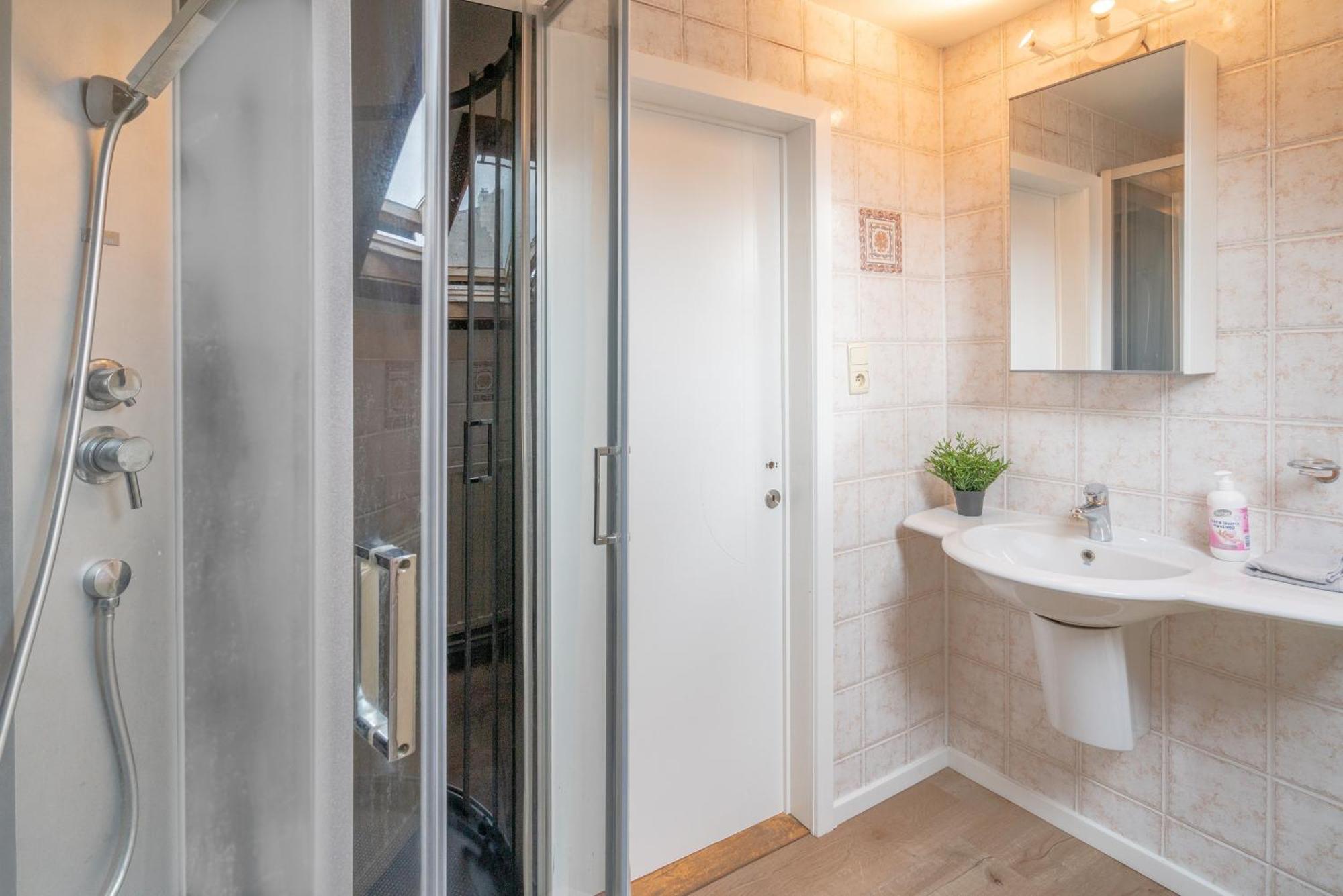 Authentic Apartments In The Center Of أنتويرب المظهر الخارجي الصورة